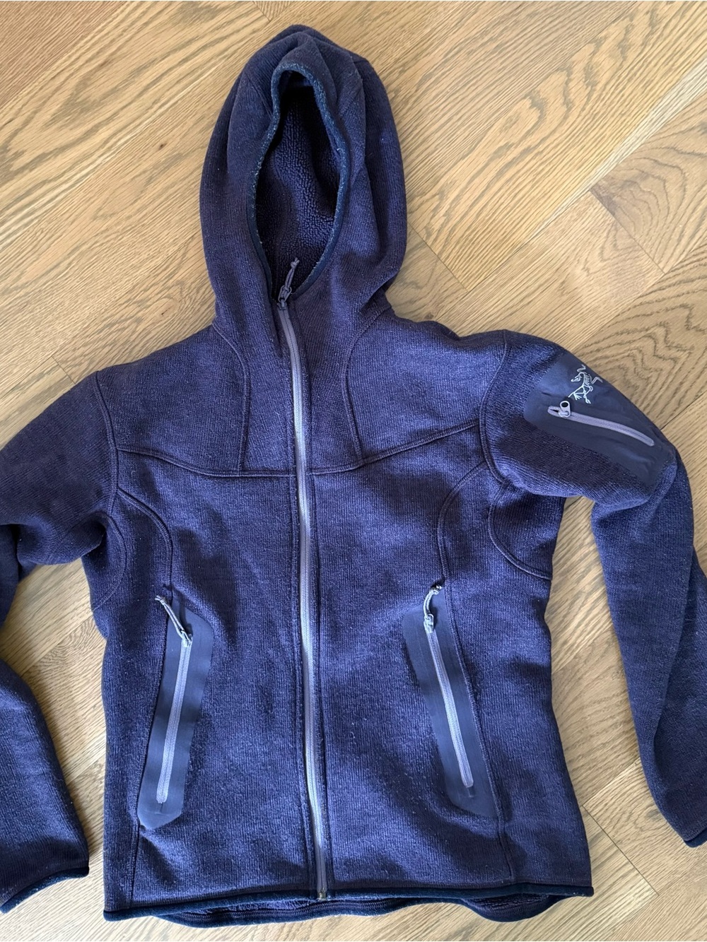 Arc’reryx Covert Fleece Hoodie Jacket with Zip Pockets Size Medium